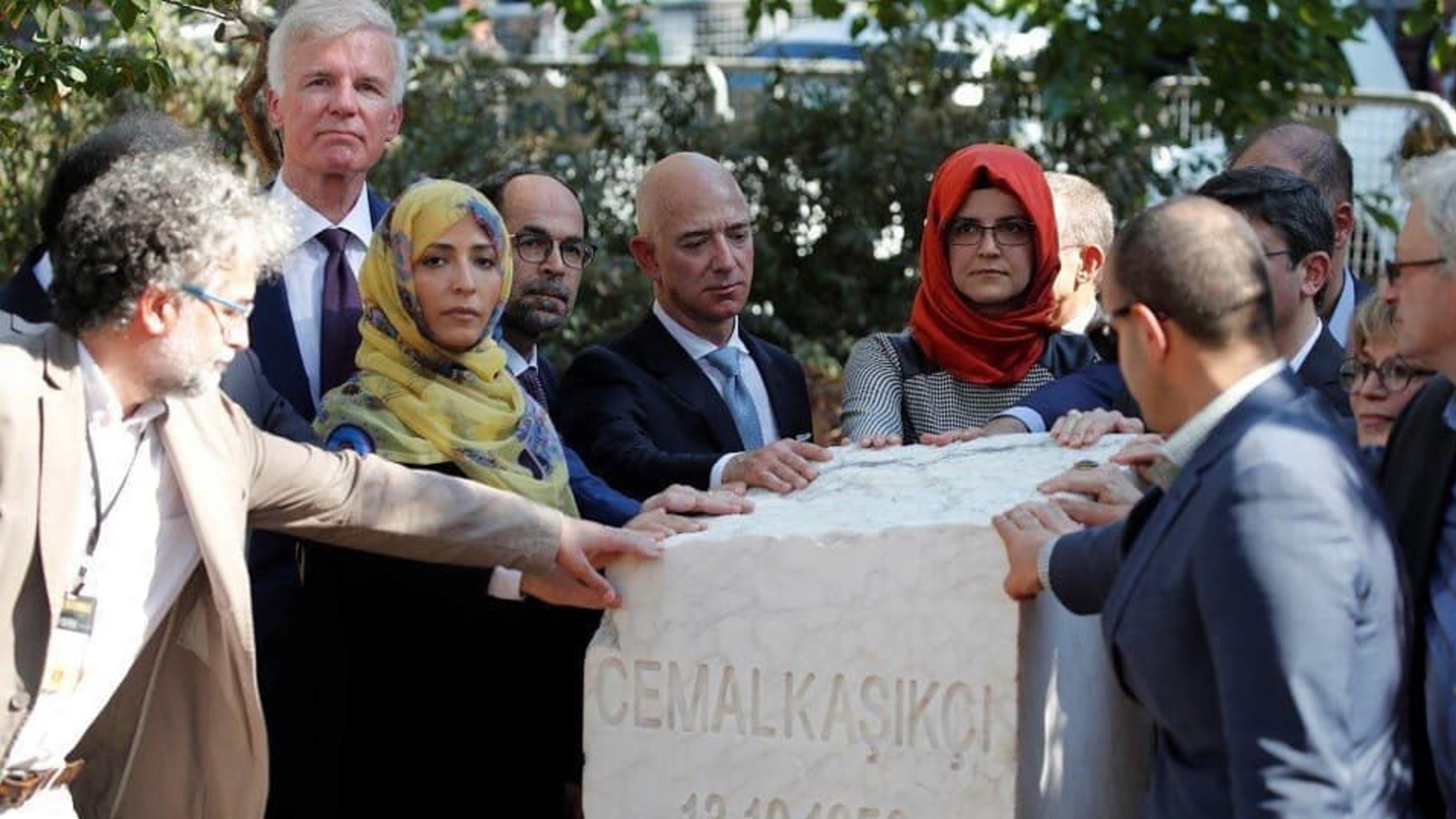 Tawakkol Karman along with several dignitaries attends Khashoggi's memorial service in front of Saudi consulate in Istanbul 